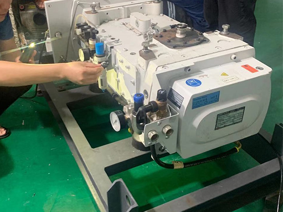 为什么螺杆真空泵使用氮气